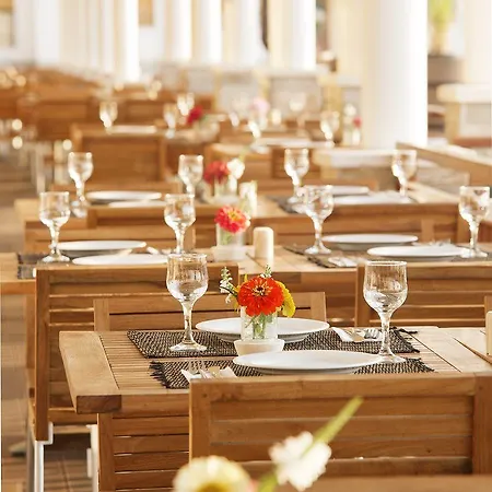 Sunrise Aparthotel 4*
